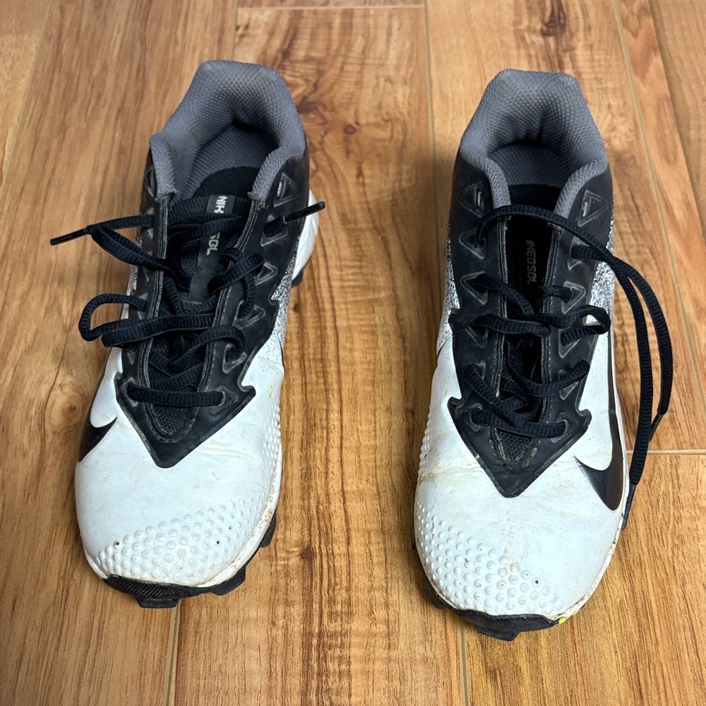 Nike Kids Sneakers Black and White